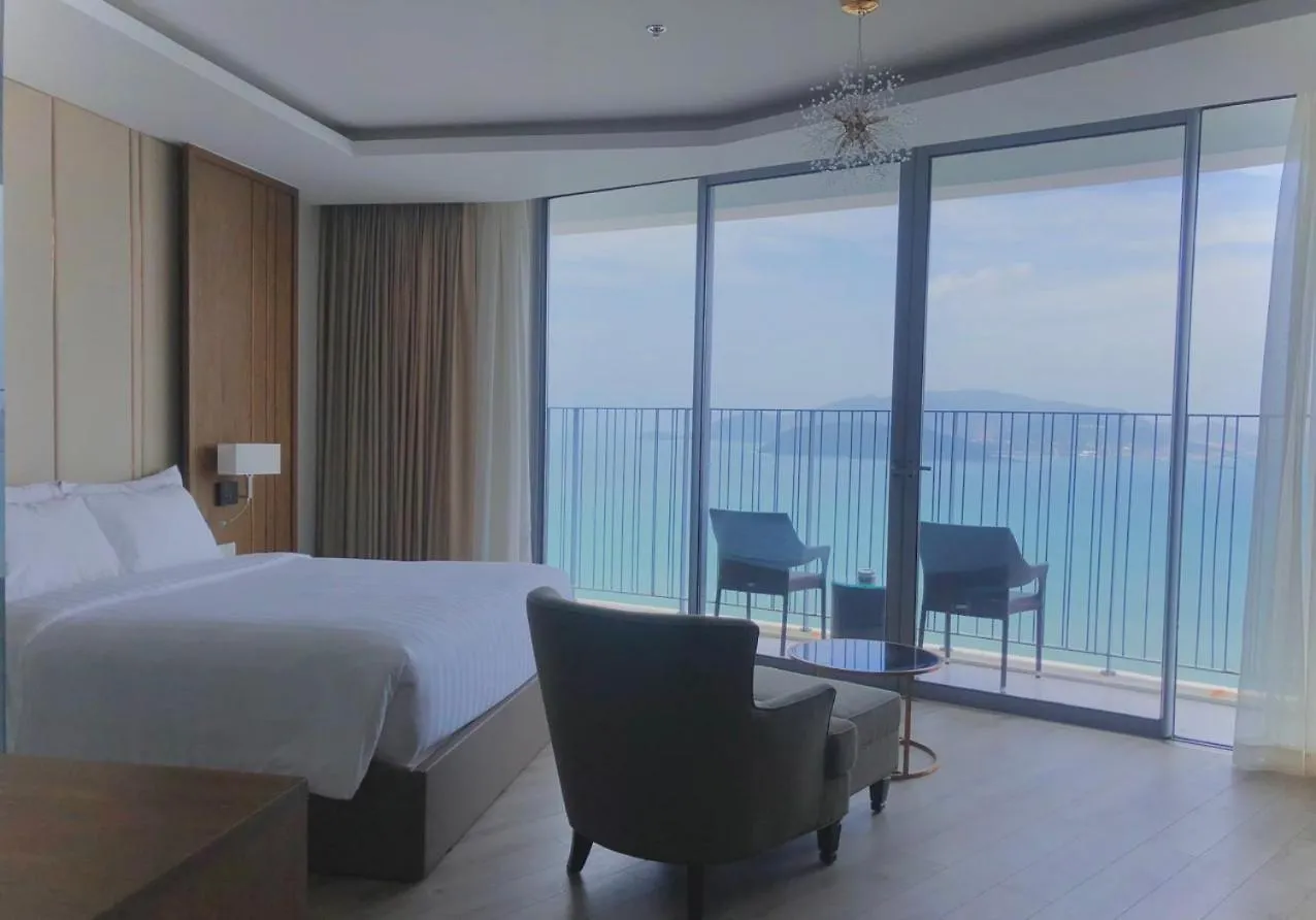 Oceanfront Panorama Residence Nha Trang 5*,