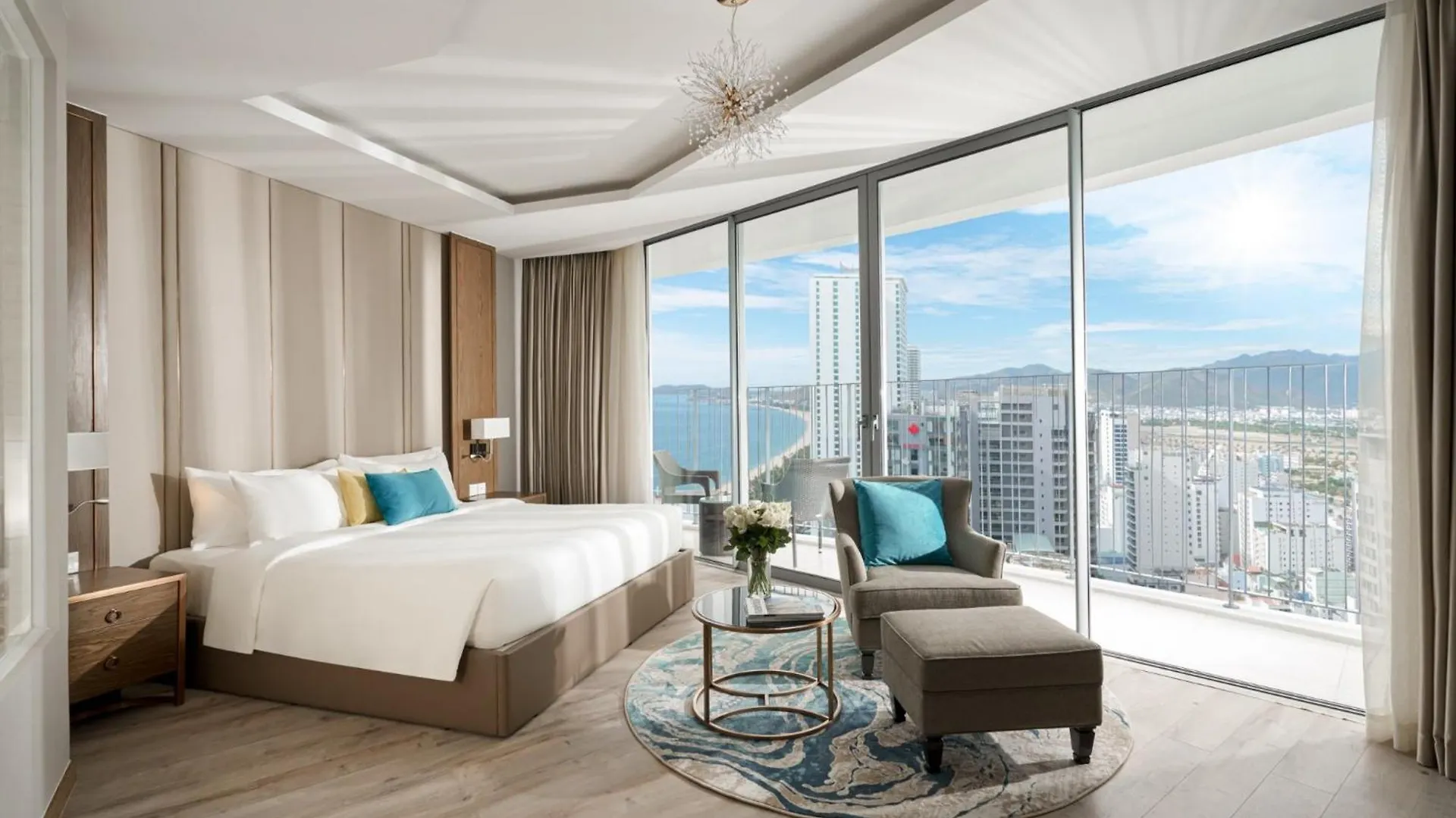 Oceanfront Panorama Residence Nha Trang 5*,