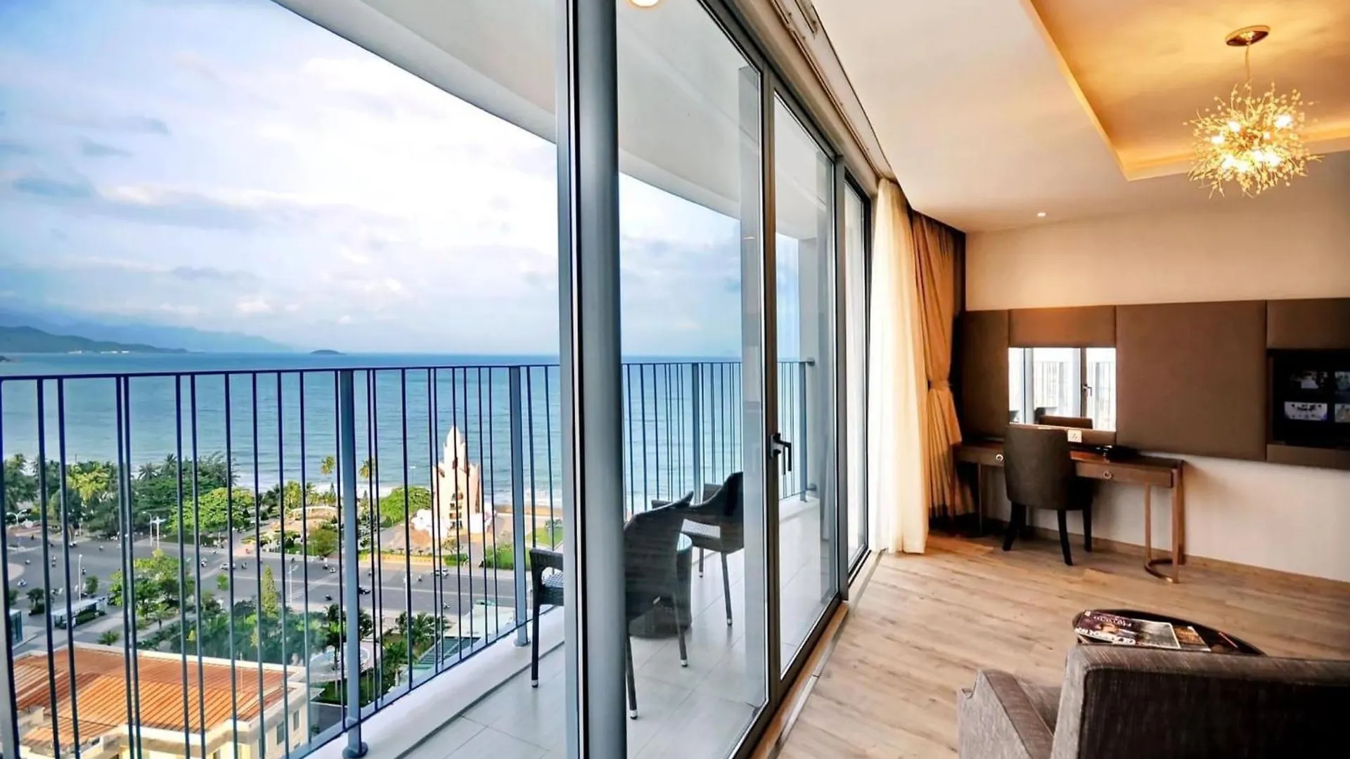 Hotel Oceanfront Panorama Residence Nha Trang